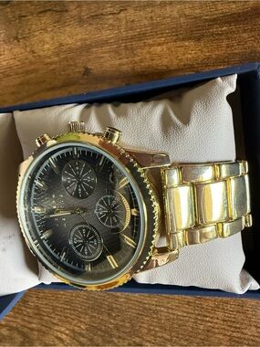 NWT Joseph Abboud Brand Gold-Tone Men's Chronograph Bracelet Watch